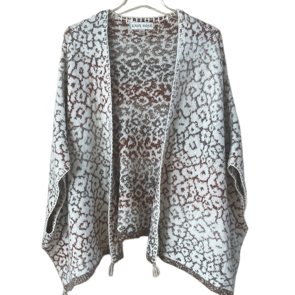 Knox Rose Poncho Style Sweater Leopard Print Sleeveless Size Extra Small Tassels